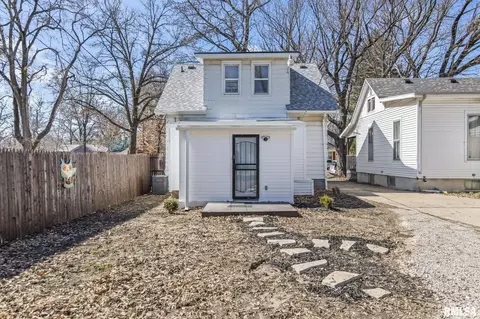 Exterior - 1144 N 3rd St, Springfield, IL 62702 photo 1 of 4