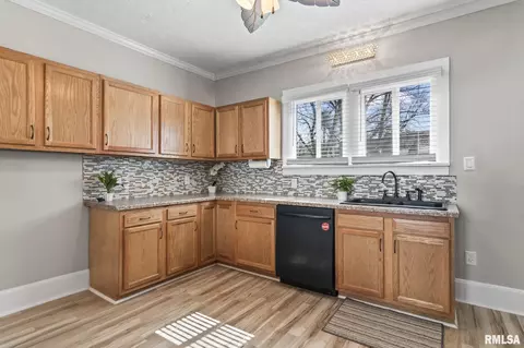 Kitchen - 1144 N 3rd St, Springfield, IL 62702 photo 2 of 5
