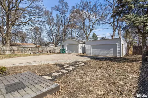 Exterior - 1144 N 3rd St, Springfield, IL 62702 photo 4 of 4