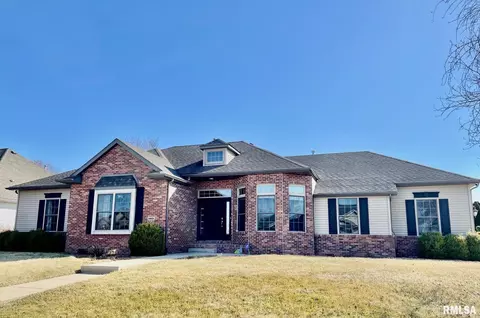 2812 Rutherford Trek Dr, Springfield, IL 62711