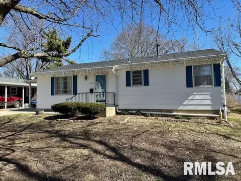 1620 S Clay Ave, Jacksonville, IL 62650