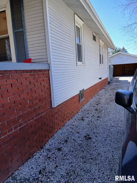 2937 S 4th Street A, Springfield, IL 62703 photo 2