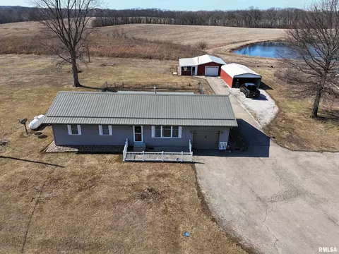 11310 N County Highway 9 Hwy, Lewistown, IL 61542