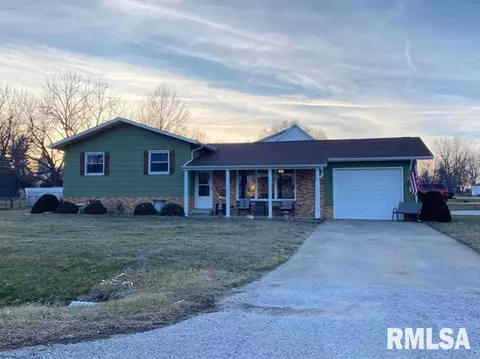 407 Camden Rd, Mount Sterling, IL 62353