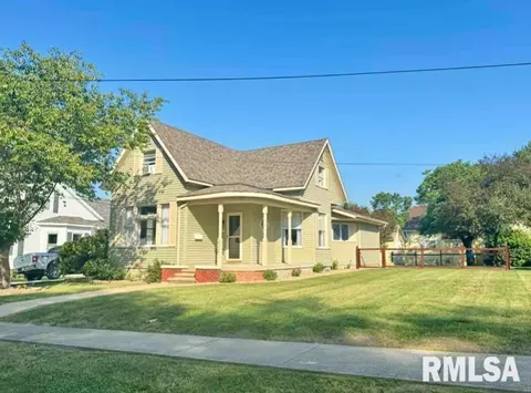 302 N Capitol St, Mount Sterling, IL 62353