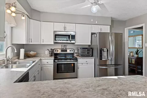 3009 Selkirk Rd, Springfield, IL 62702 photo 10