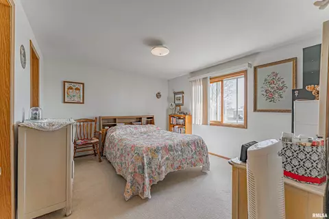Bedroom - 64 1725th Ave, Mount Pulaski, IL 62548 photo 1 of 5