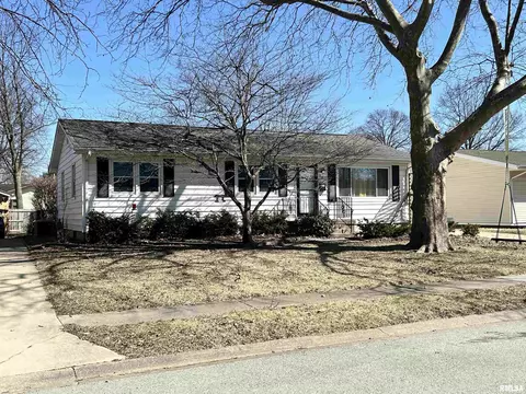 68 Locksley Ln, Springfield, IL 62704