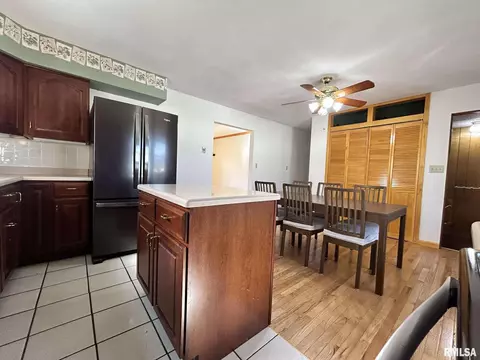 Kitchen - 68 Locksley Ln, Springfield, IL 62704 photo 1 of 2