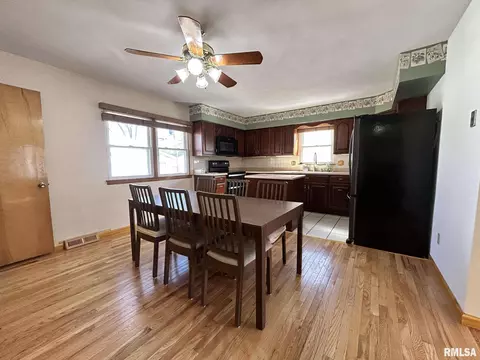 Dining - 68 Locksley Ln, Springfield, IL 62704 photo 1 of 1
