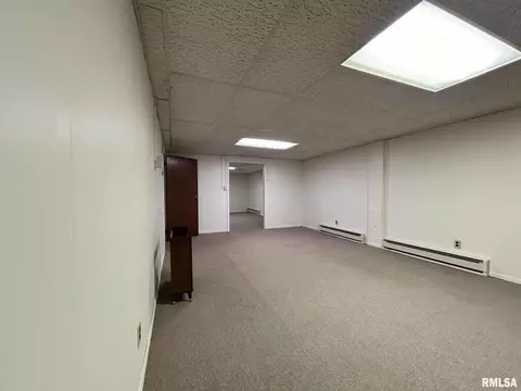 Living - 68 Locksley Ln, Springfield, IL 62704 photo 3 of 3