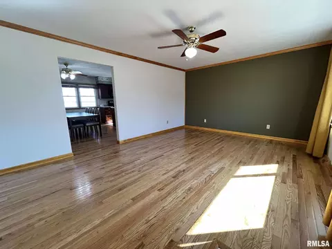 Living - 68 Locksley Ln, Springfield, IL 62704 photo 1 of 3