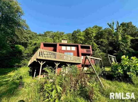 737 1965 E St, Mount Sterling, IL 62353