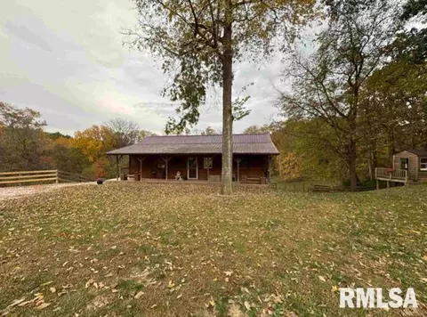 867 415 N Ave, Mount Sterling, IL 62353