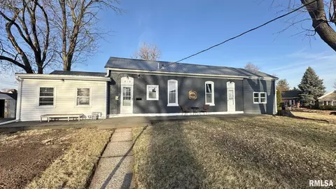 419 N 15th St, Quincy, IL 62301