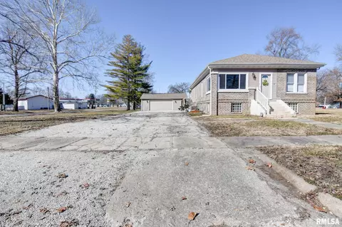 105 Richardson Ave, Kincaid, IL 62540
