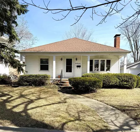 617 N Broadway St, Havana, IL 62644