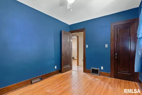 Bedroom - 2108 S Pasfield St, Springfield, IL 62704 photo 6 of 6
