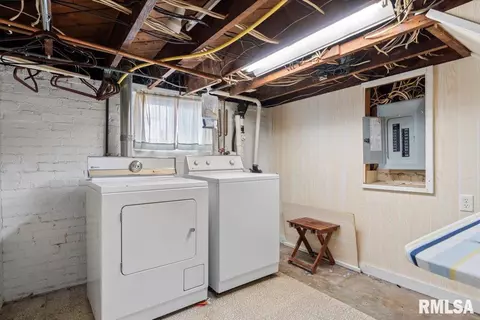 Other - 2108 S Pasfield St, Springfield, IL 62704 photo 9 of 11
