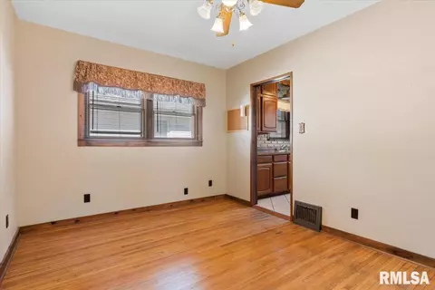 Other - 2108 S Pasfield St, Springfield, IL 62704 photo 3 of 11