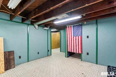 Other - 2108 S Pasfield St, Springfield, IL 62704 photo 8 of 11