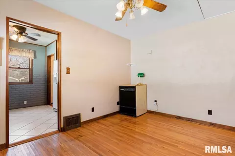 Other - 2108 S Pasfield St, Springfield, IL 62704 photo 4 of 11