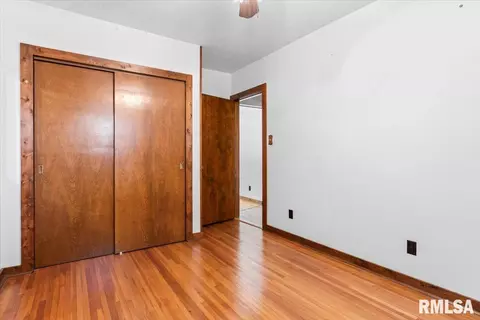 Bedroom - 2108 S Pasfield St, Springfield, IL 62704 photo 2 of 6