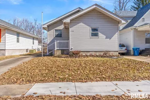 Exterior - 2108 S Pasfield St, Springfield, IL 62704 photo 1 of 3