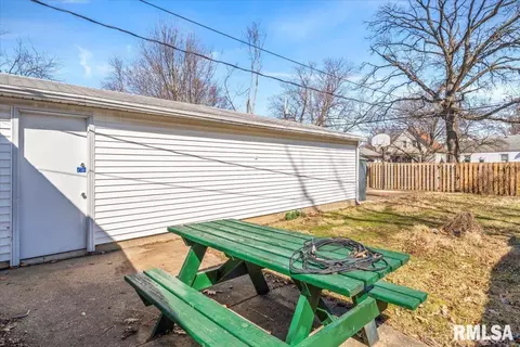 Exterior - 2108 S Pasfield St, Springfield, IL 62704 photo 2 of 3