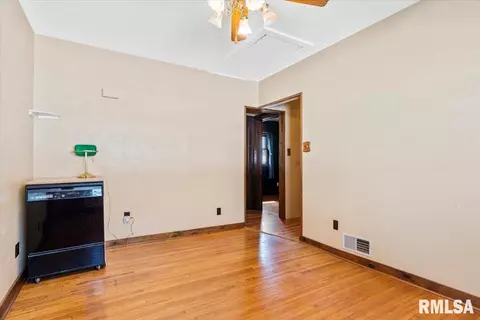 Other - 2108 S Pasfield St, Springfield, IL 62704 photo 5 of 11