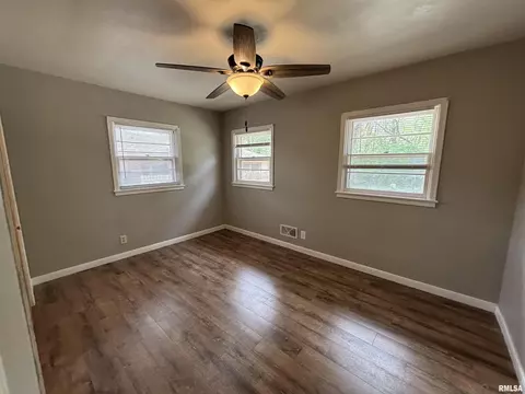 327 N Bruns Ln, Springfield, IL 62702 photo 25