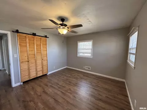 327 N Bruns Ln, Springfield, IL 62702 photo 10