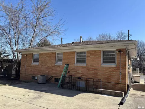 327 N Bruns Ln, Springfield, IL 62702 photo 22