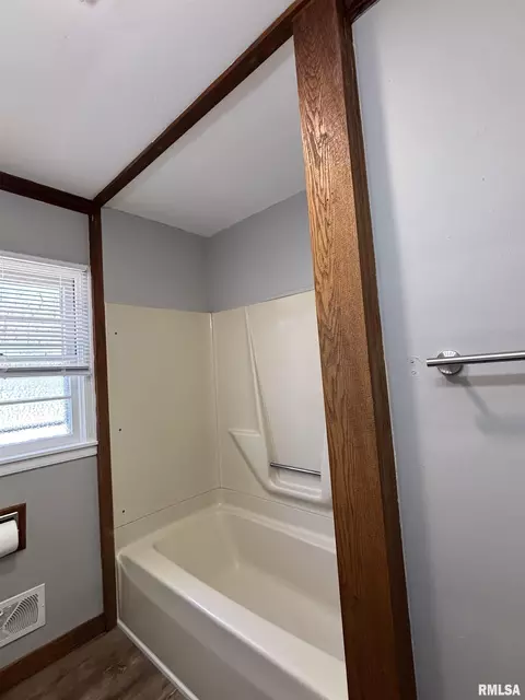 327 N Bruns Ln, Springfield, IL 62702 photo 13
