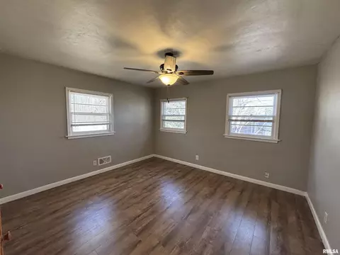 327 N Bruns Ln, Springfield, IL 62702 photo 11
