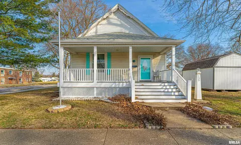 130 5th St, Lincoln, IL 62656