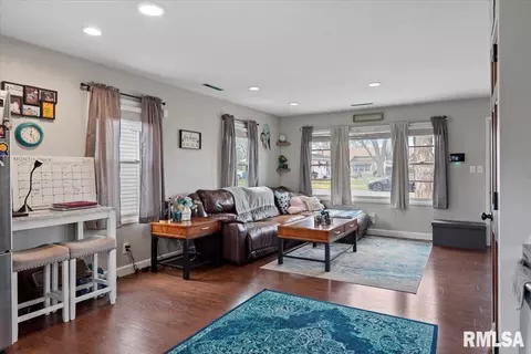 1718 N Wolfe St, Springfield, IL 62702 photo 9