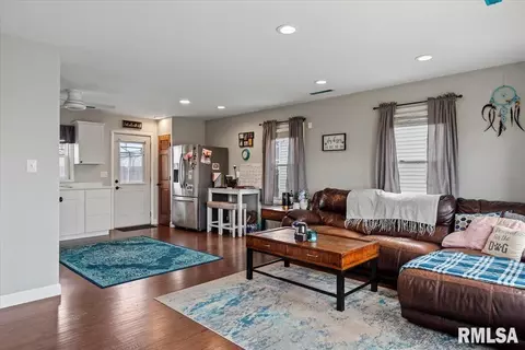 1718 N Wolfe St, Springfield, IL 62702 photo 2