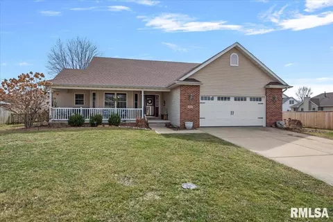 360 Turtle Dove Dr, Sherman, IL 62684
