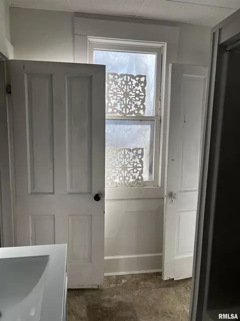 Other - 516 Myrtle St, Springfield, IL 62703 photo 5 of 6