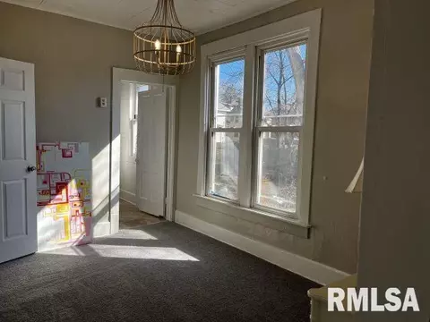 Entry Way - 516 Myrtle St, Springfield, IL 62703 photo 2 of 2