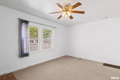2820 S 3rd St, Springfield, IL 62703 photo 5