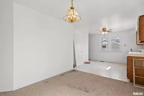 2820 S 3rd St, Springfield, IL 62703 photo 9