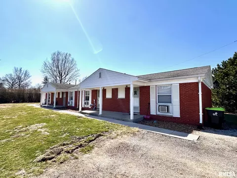 1207 W Walnut St, Jacksonville, IL 62650