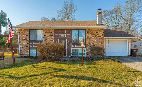 160 Northville Dr, Lincoln, IL 62656