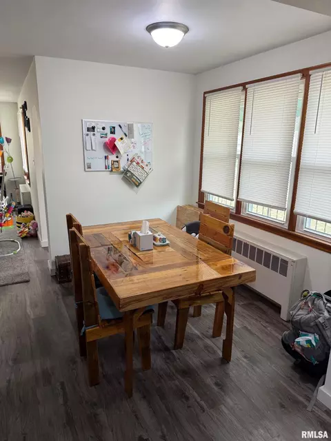 Dining - 608 Maple St, Pana, IL 62557 photo 1 of 1