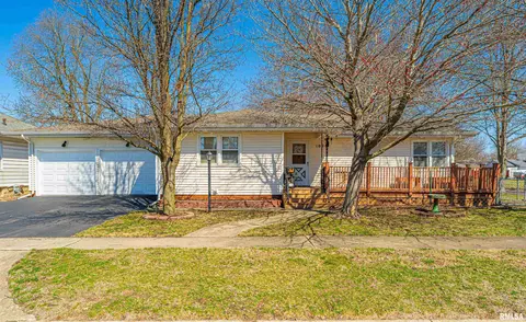 1028 Clinton St, Lincoln, IL 62656