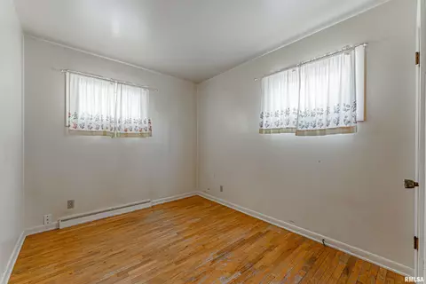 309 W Charles St, Mclean, IL 61754 photo 11