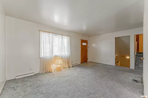 309 W Charles St, Mclean, IL 61754 photo 4