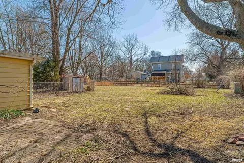 309 W Charles St, Mclean, IL 61754 photo 21